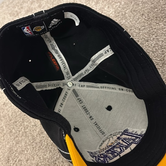 Los Angeles Lakers Black and Yellow Cap S/M - Picture 7 of 12